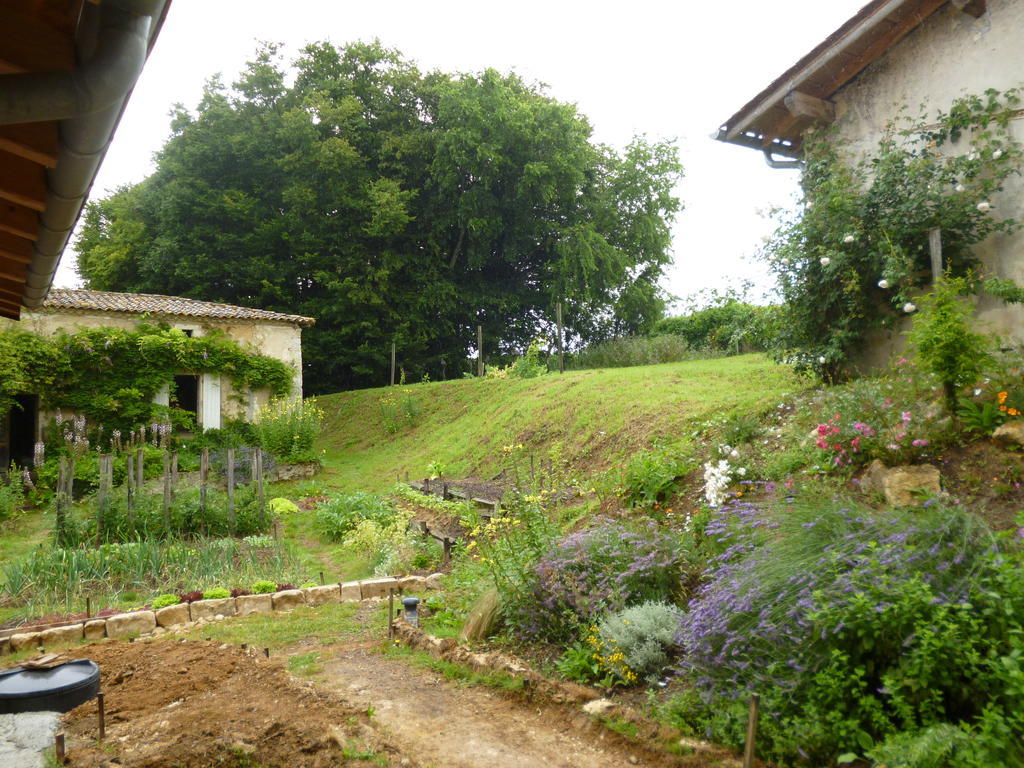 Chambres D'Hotes Le Bourdieu Soulignac Exterior foto